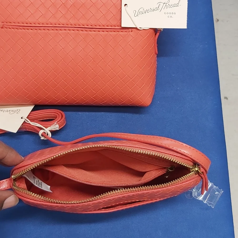 Universal Thread crossbody red purse - Picture 2 of 3